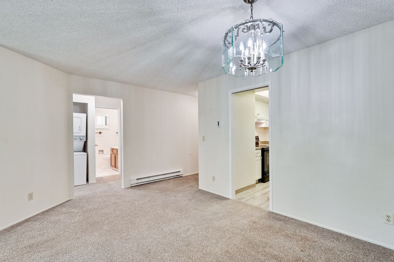 1083 N Abbott Ave - Photo 7 of 38