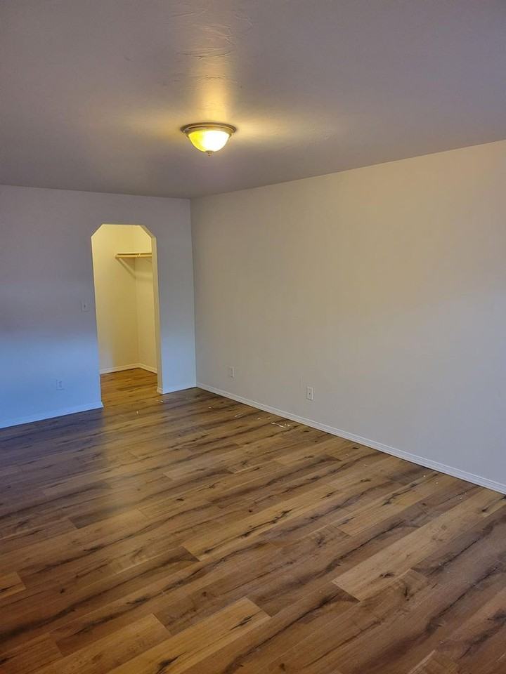97 13th St #A - Photo 3 of 23