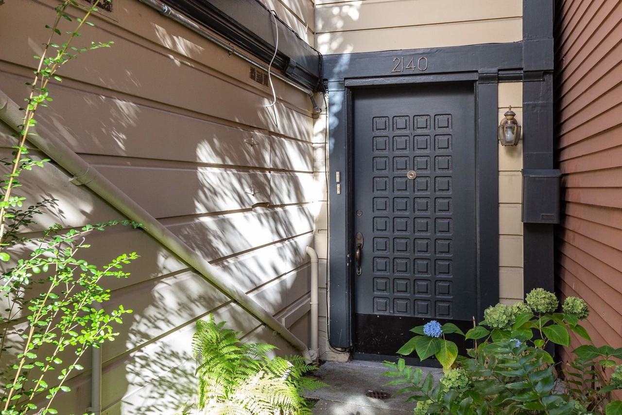 2140 Lyon St - Photo 2 of 32