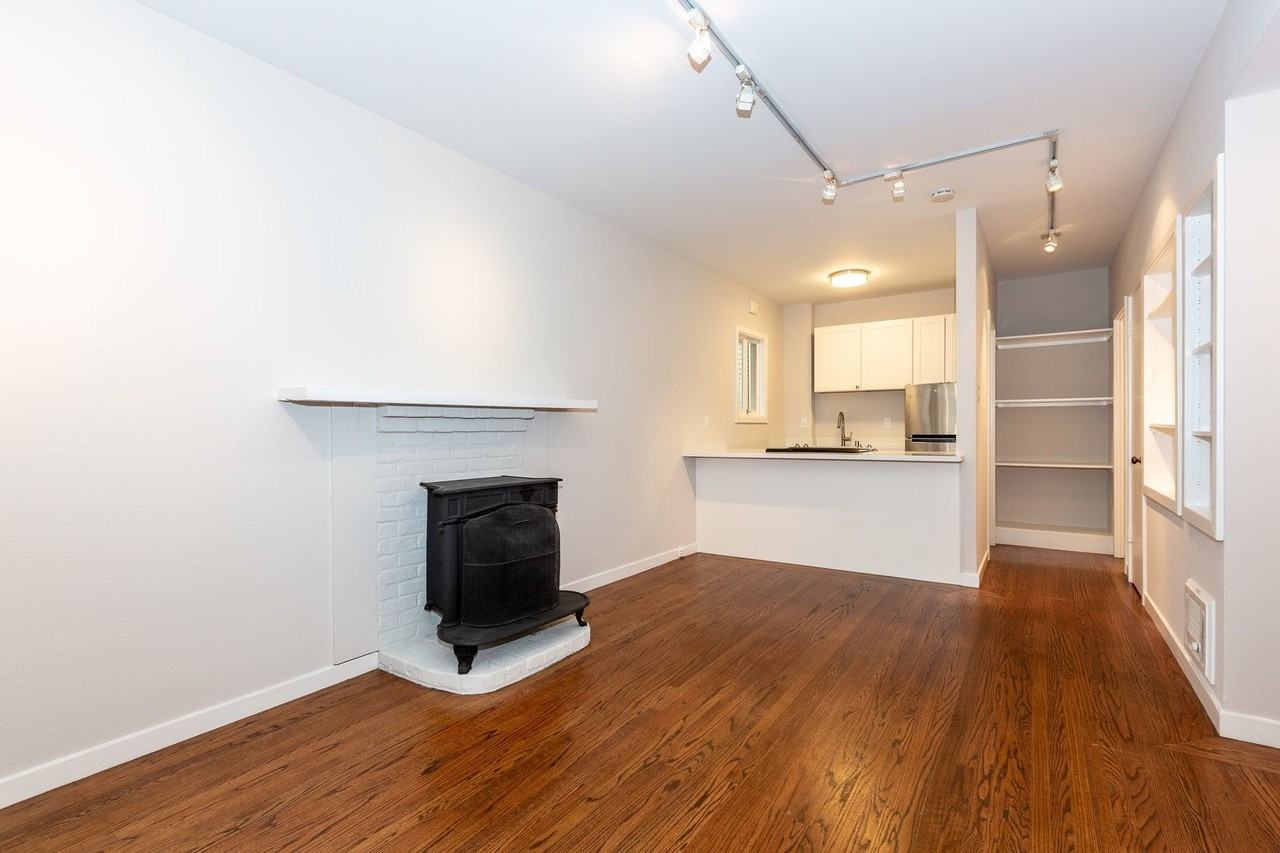 2140 Lyon St - Photo 4 of 32