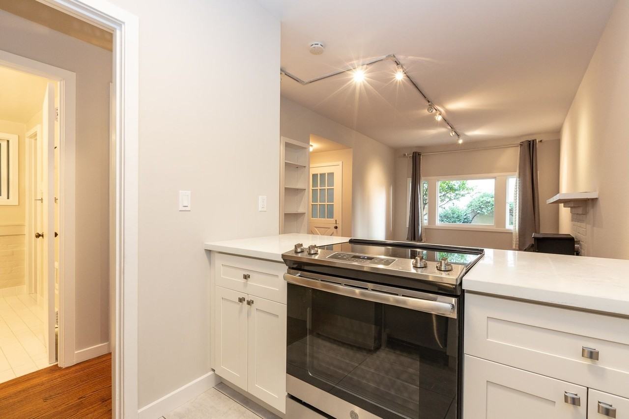 2140 Lyon St - Photo 6 of 32