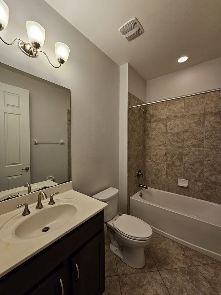 3141 Amadora Cir #1 - Photo 6 of 28