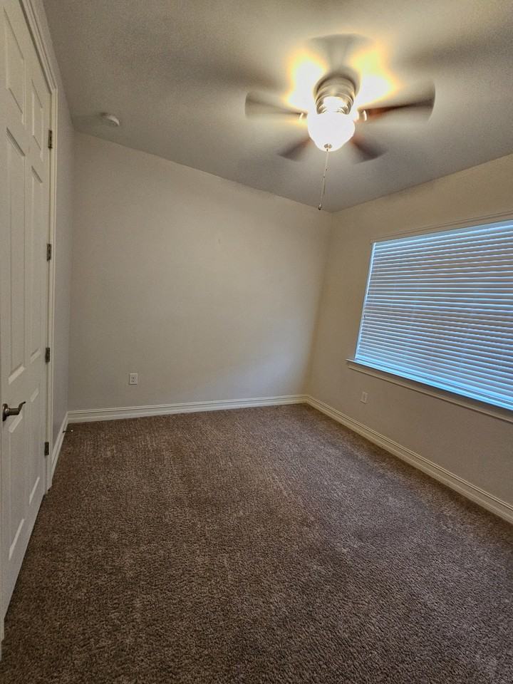 3141 Amadora Cir #1 - Photo 7 of 28