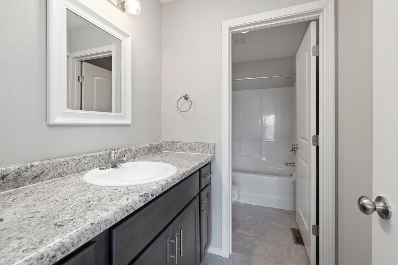 1357 S Normandy Ave - Photo 6 of 13