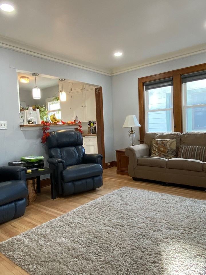 1022 20th Ave Se - Photo 7 of 9