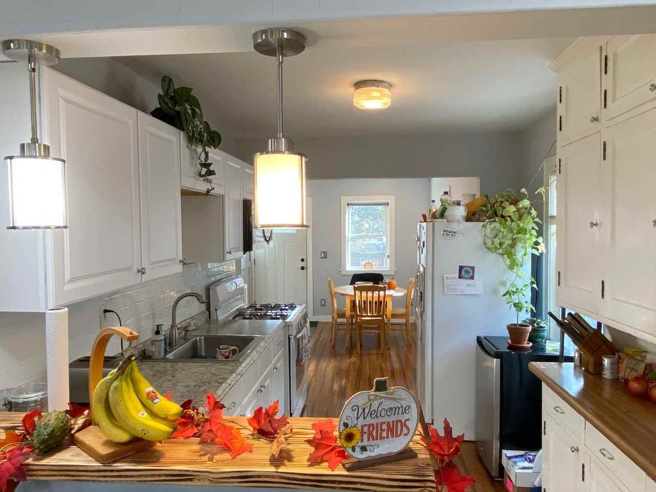 1022 20th Ave Se - Photo 6 of 9