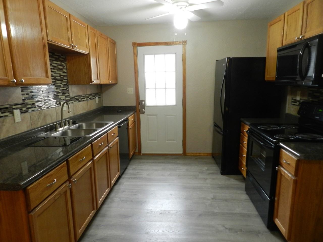 1515 Nw Euclid Ave #1 - Photo 3 of 10