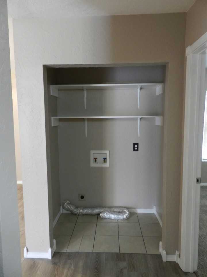 1515 Nw Euclid Ave #1 - Photo 4 of 10