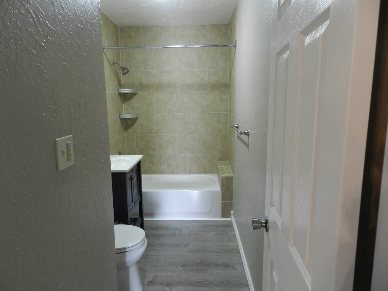 1515 Nw Euclid Ave #1 - Photo 7 of 10