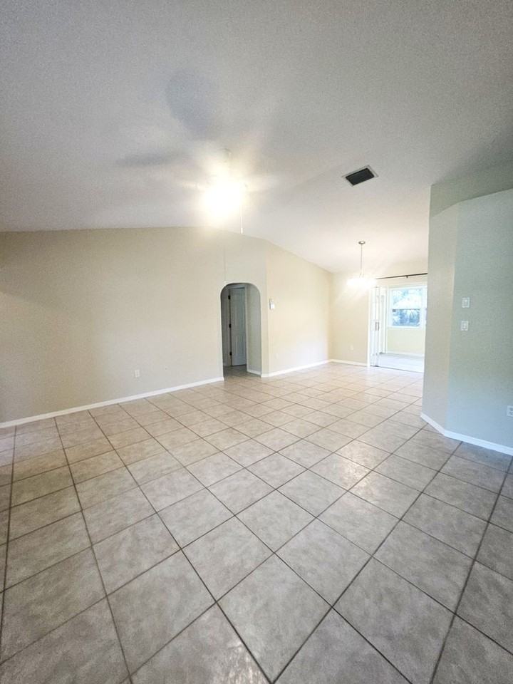 23123 Glen Ave - Photo 4 of 23
