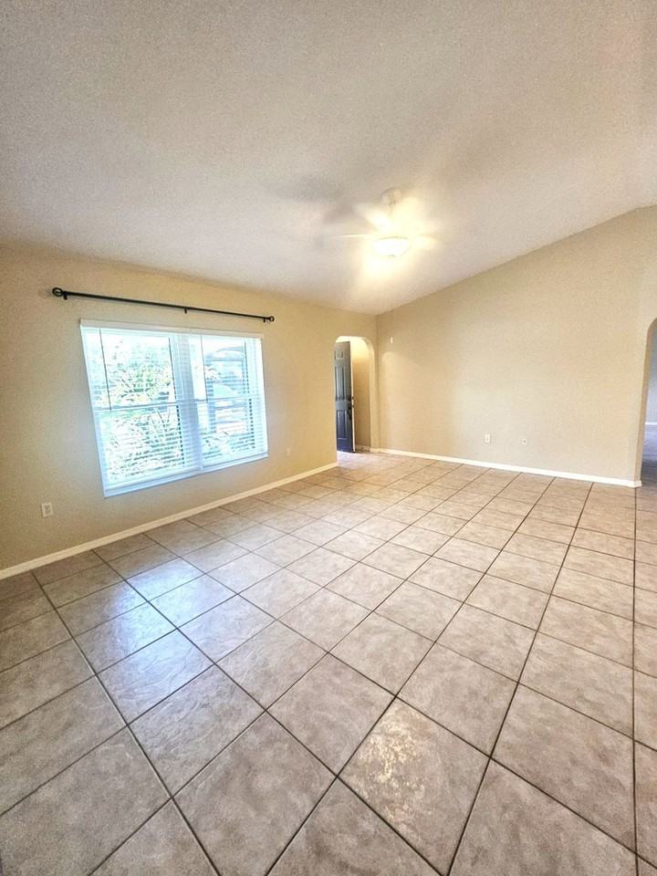 23123 Glen Ave - Photo 6 of 23