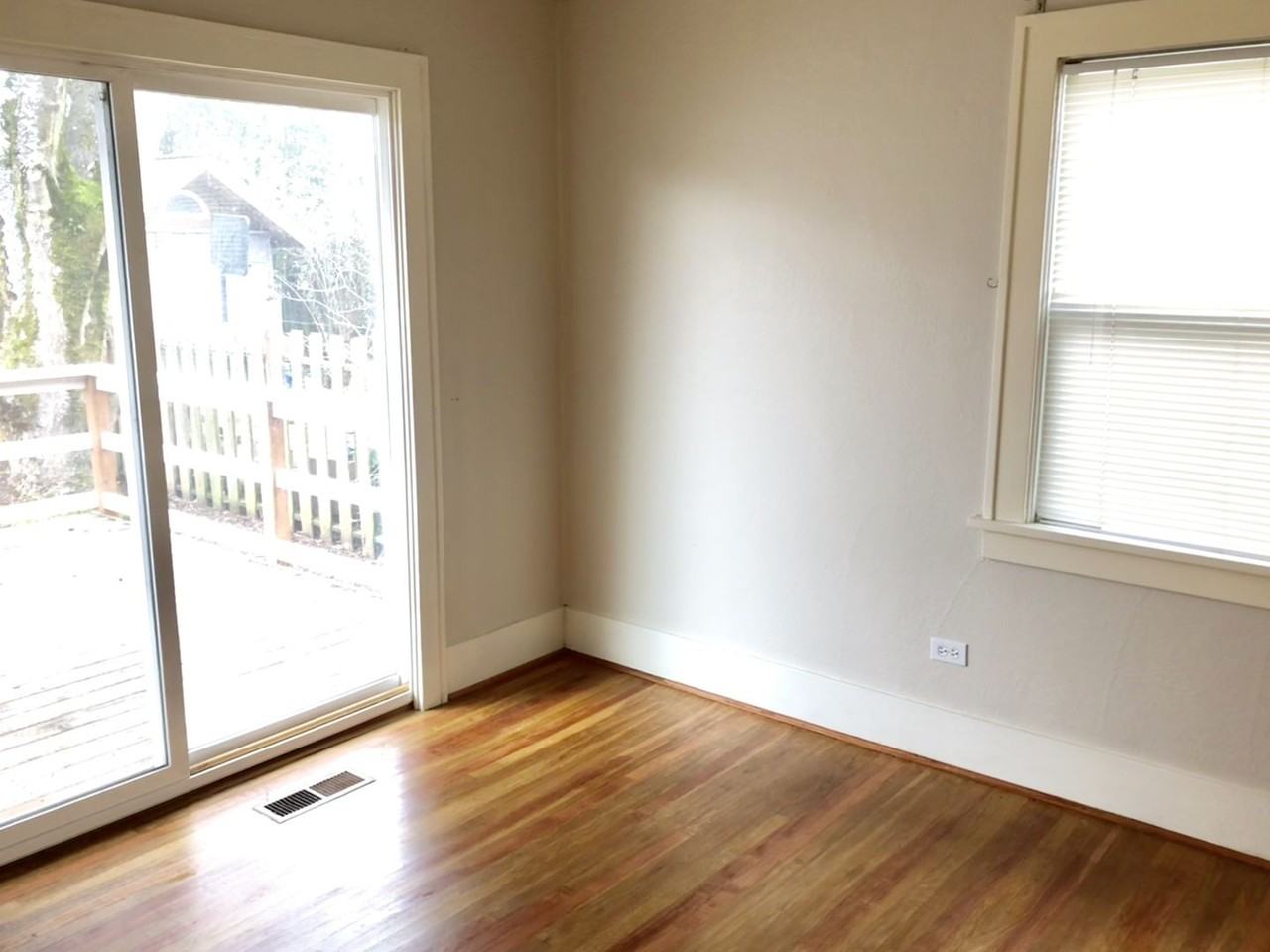 7024 Ne Oregon St #A - Photo 4 of 22