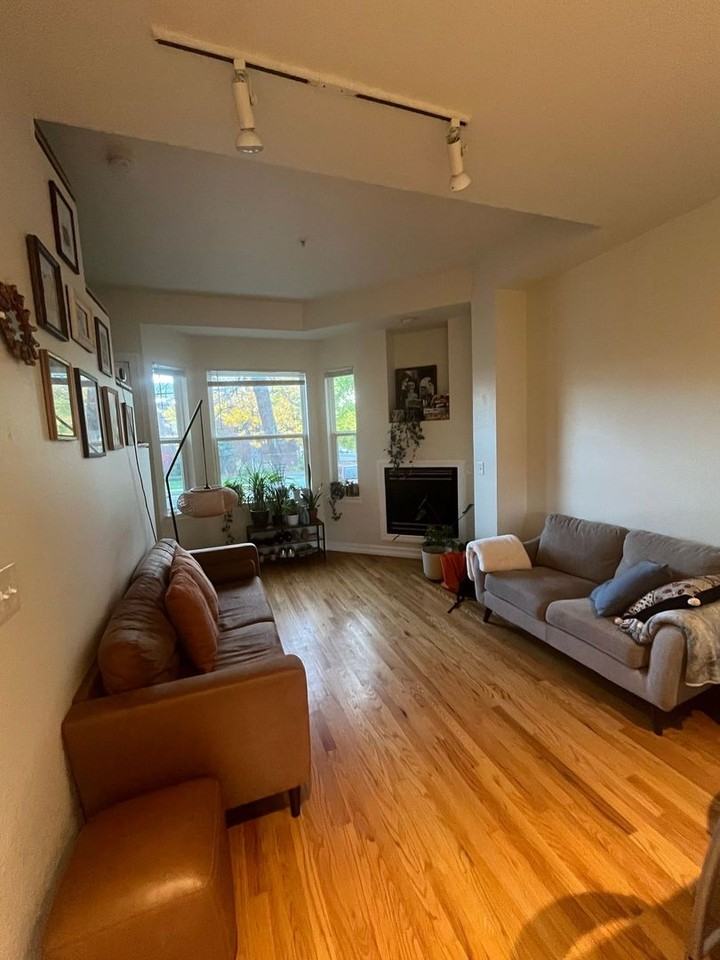 1805 23rd St - Photo 5 of 14