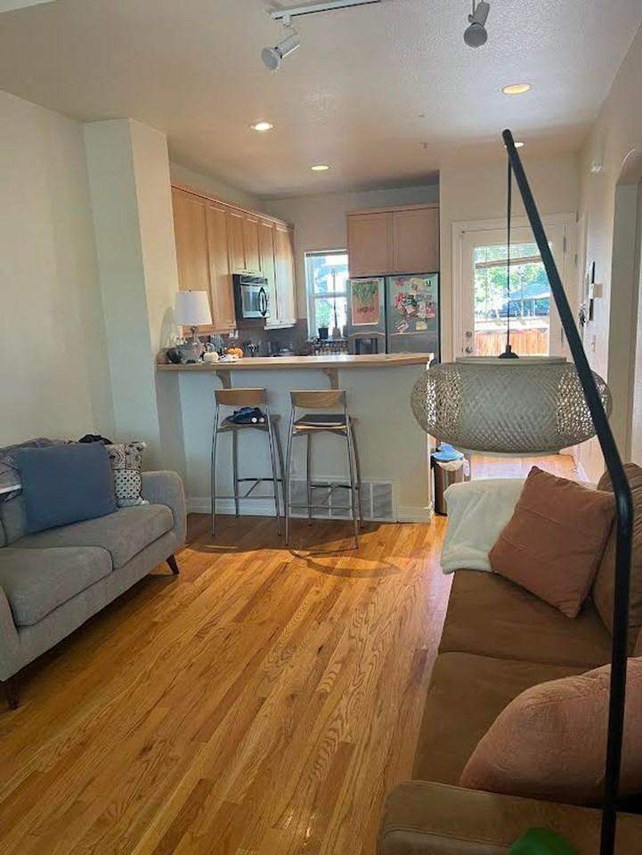 1805 23rd St - Photo 7 of 14