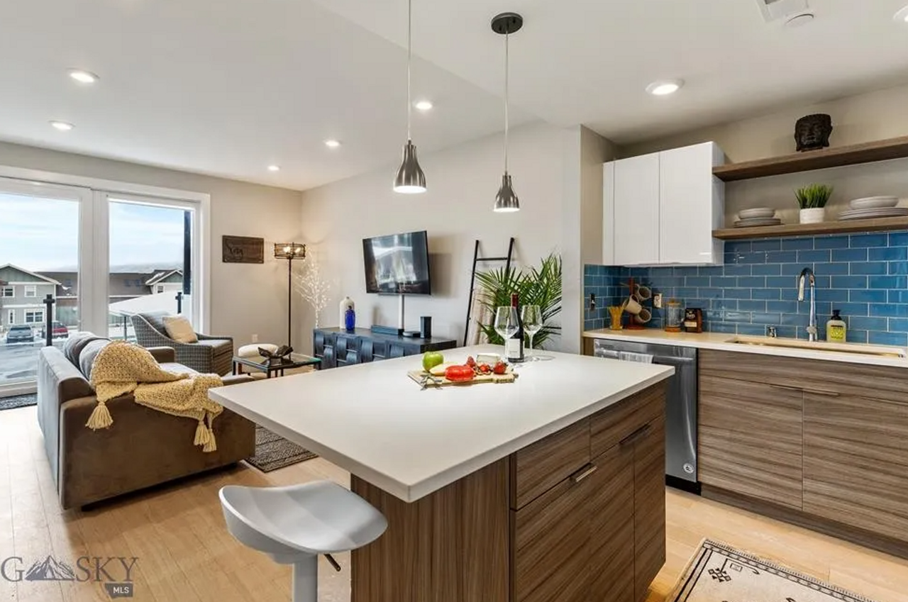 476 Enterprise Blvd #218