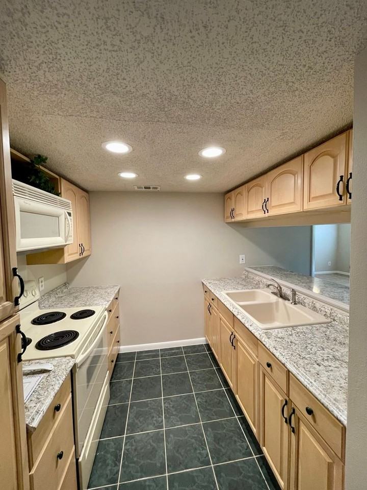 1664 Sunny Brook Ln Ne - Photo 7 of 23