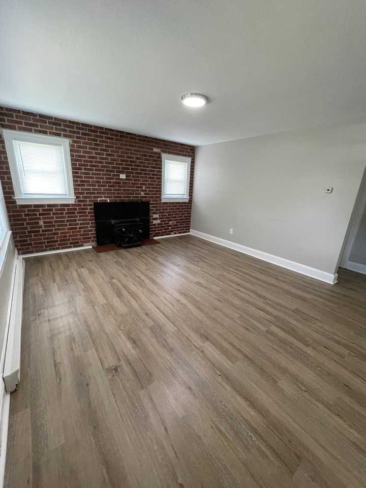 122 Marshall St #1 - Photo 2 of 11