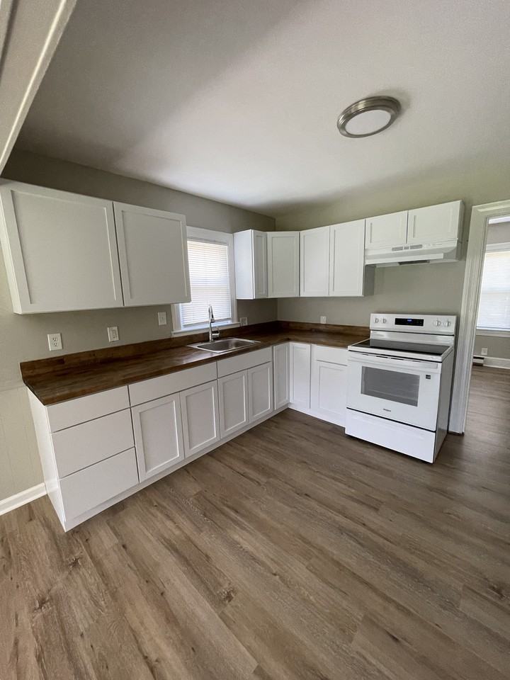 122 Marshall St #1 - Photo 3 of 11