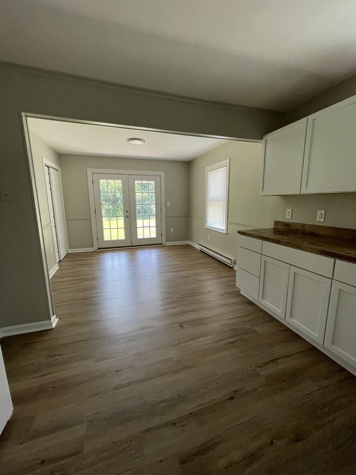 122 Marshall St #1 - Photo 5 of 11