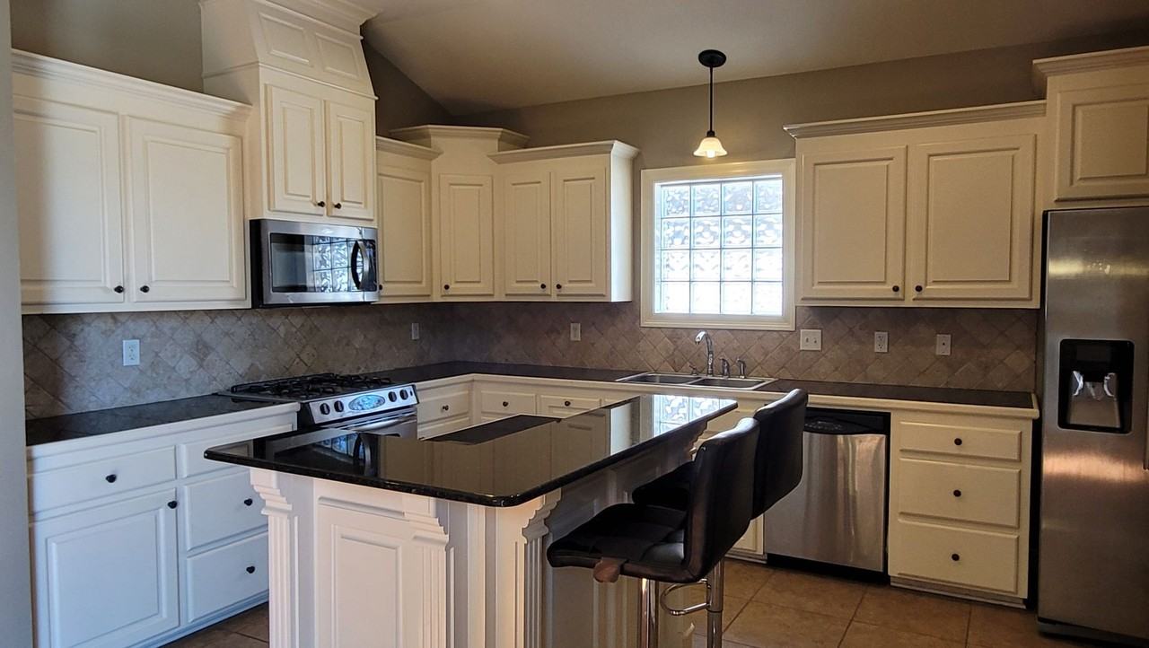 10587 Hill Pointe Ave - Photo 4 of 13