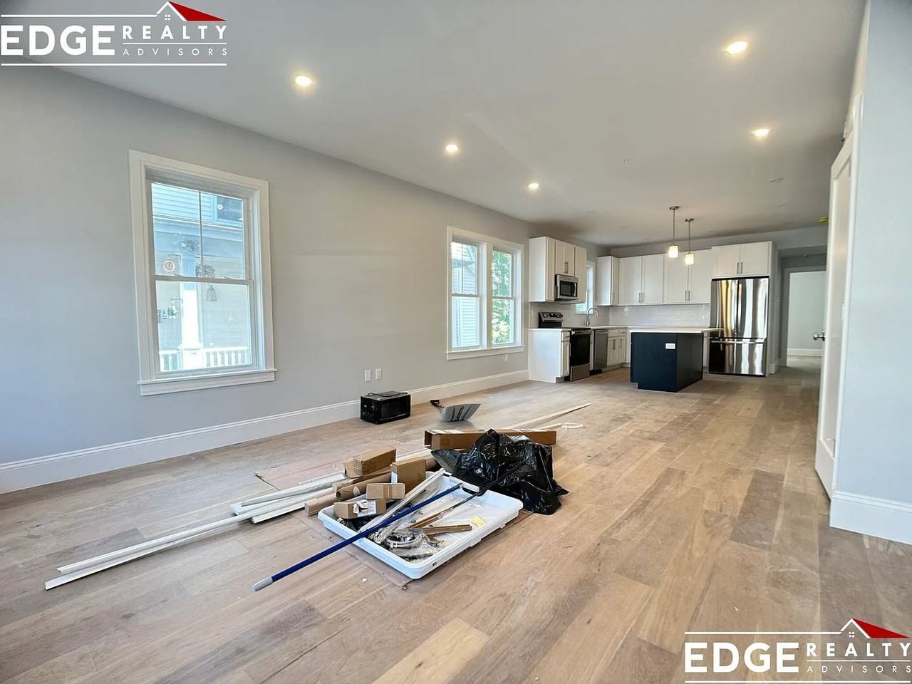 50 Fairbanks St - Photo 2 of 11
