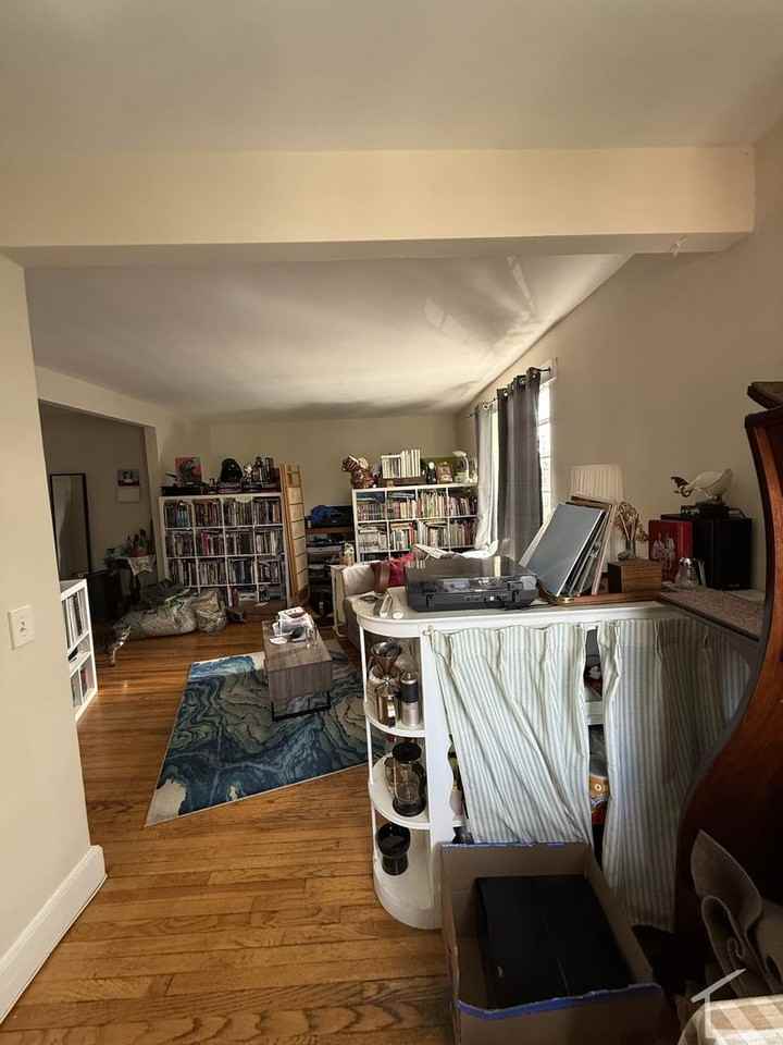 93 Strathmore Rd - Photo 5 of 10