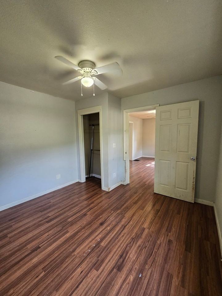 1521 W State St - Photo 5 of 11