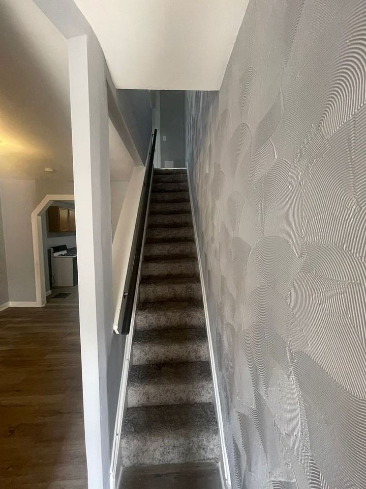 2410 W Baltimore St - Photo 4 of 10