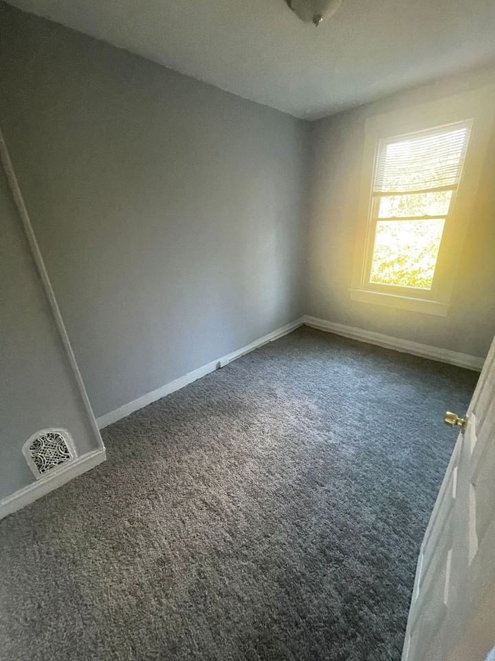 2410 W Baltimore St - Photo 6 of 10