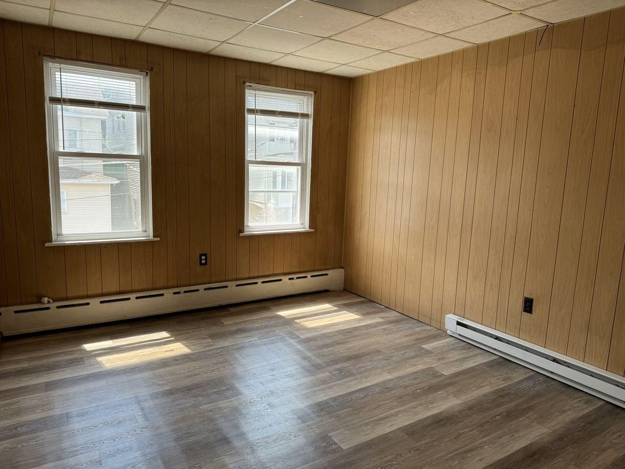 Ruddle St 115 E - FOR SALE - Photo 7 of 13