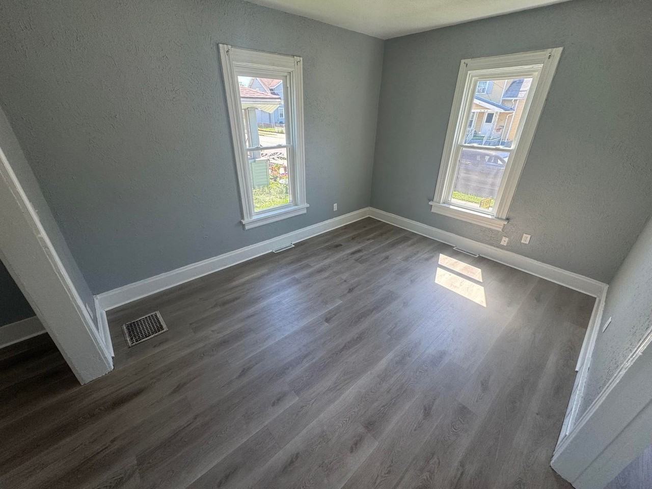 557 Valleywood Dr - Photo 6 of 8