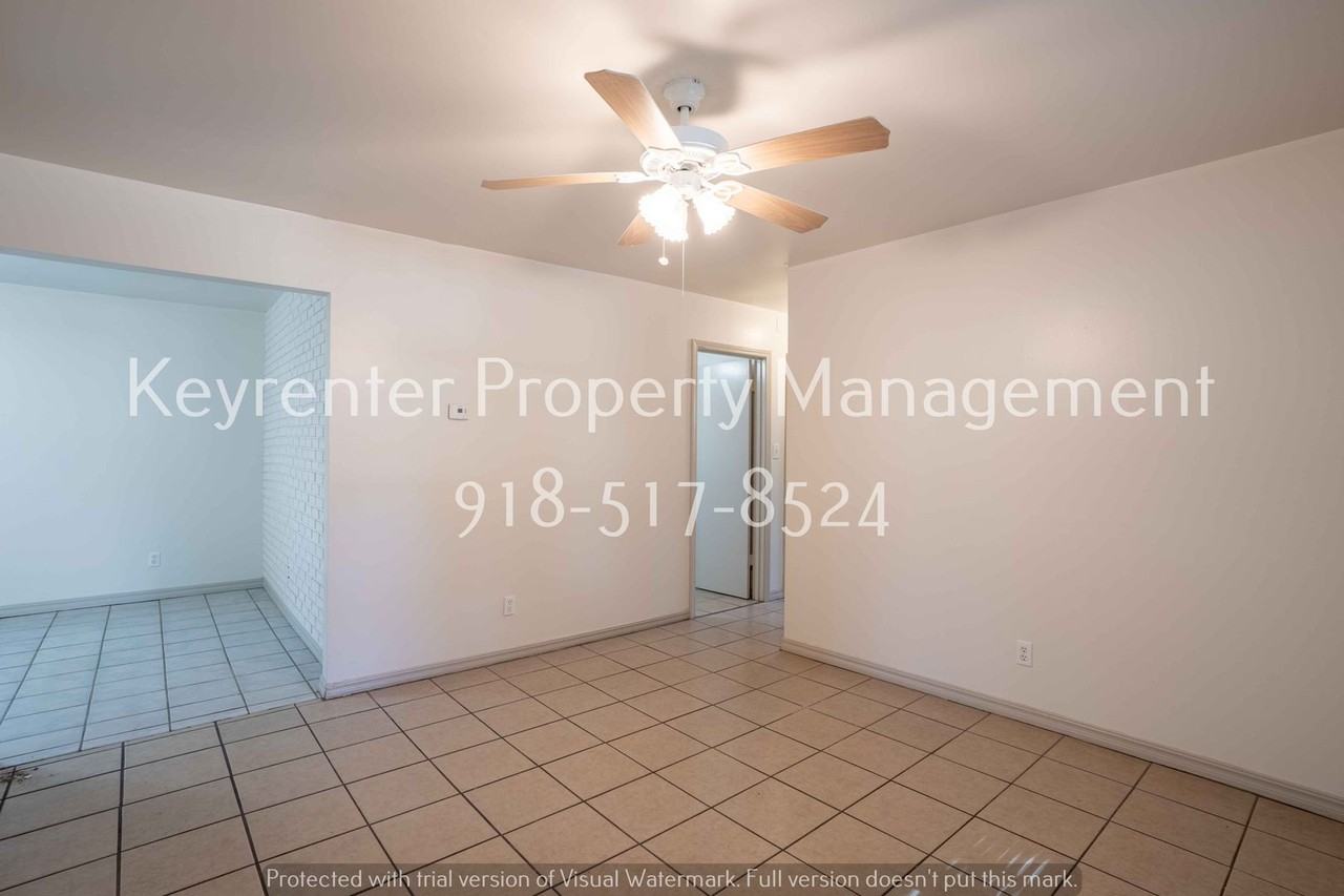 608 E Center St - Photo 2 of 17