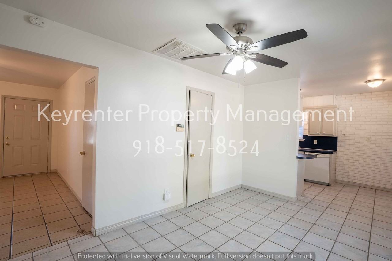 608 E Center St - Photo 5 of 17
