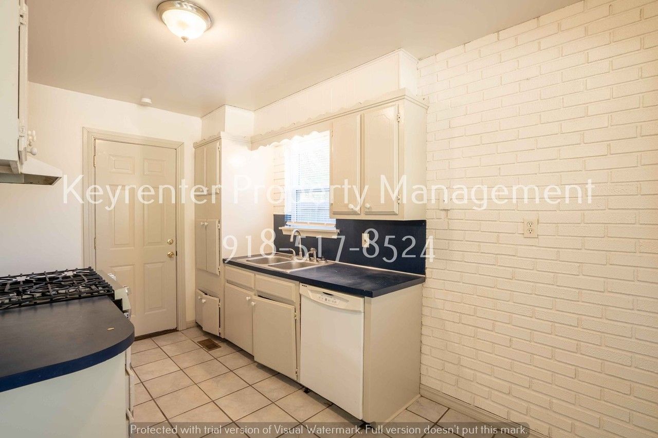 608 E Center St - Photo 6 of 17
