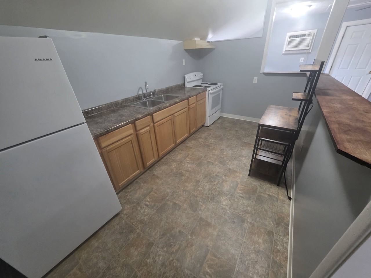 419 W Highland St #1 - Photo 3 of 14