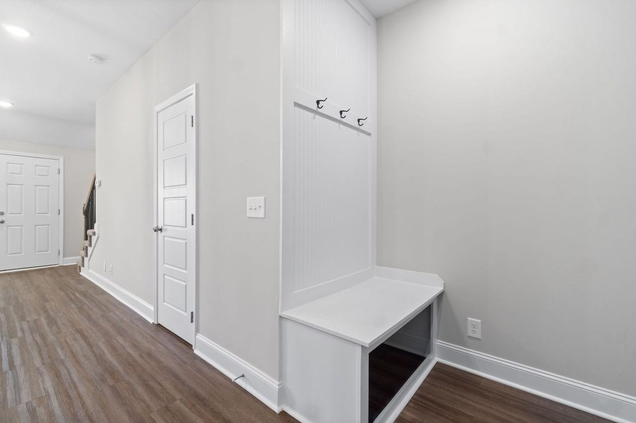 224 Drayton Dr - Photo 4 of 32