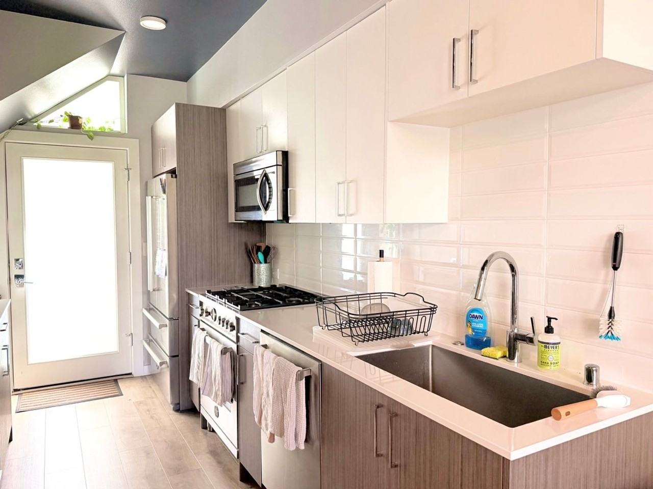 503B Ne 72nd St - Photo 5 of 35