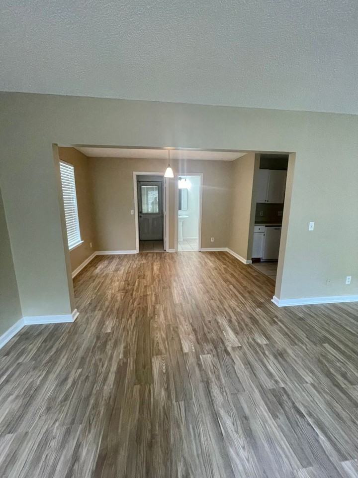 1922 E 59th St - Photo 4 of 17