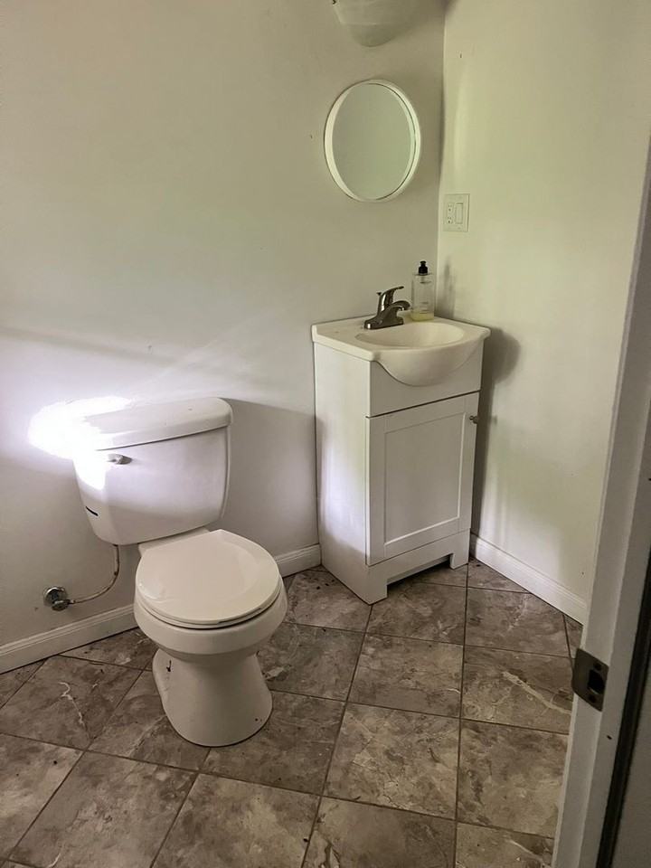 8940 Harmony Dr - Photo 5 of 15