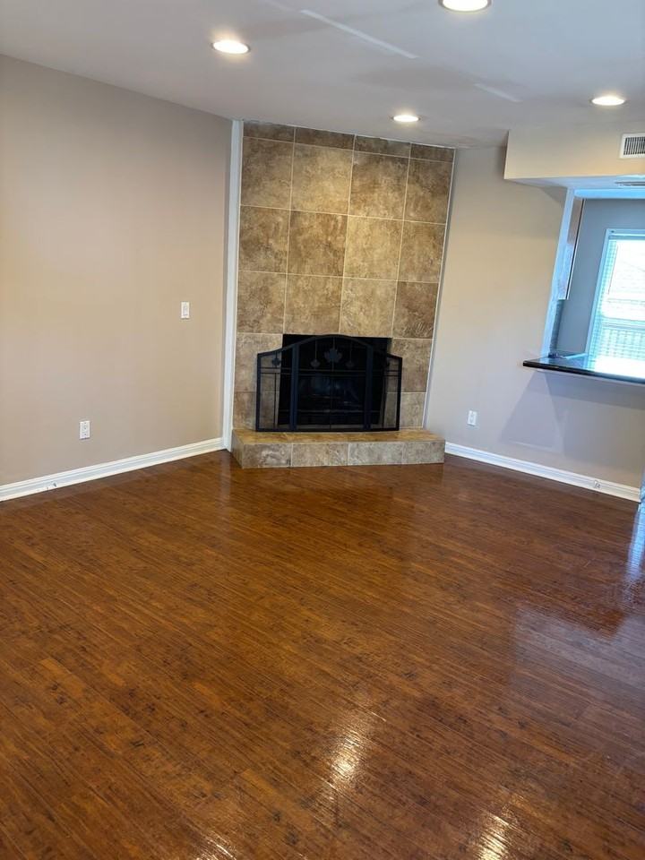 724A Due West Ave N - Photo 2 of 11