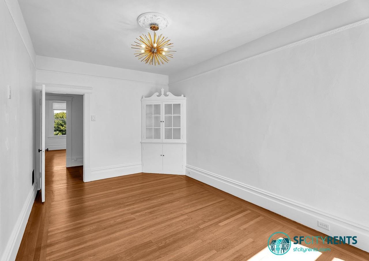 270 Eureka St - Photo 3 of 23