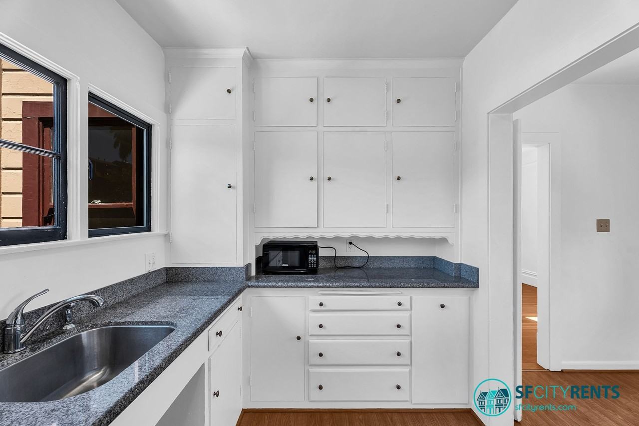270 Eureka St - Photo 5 of 23