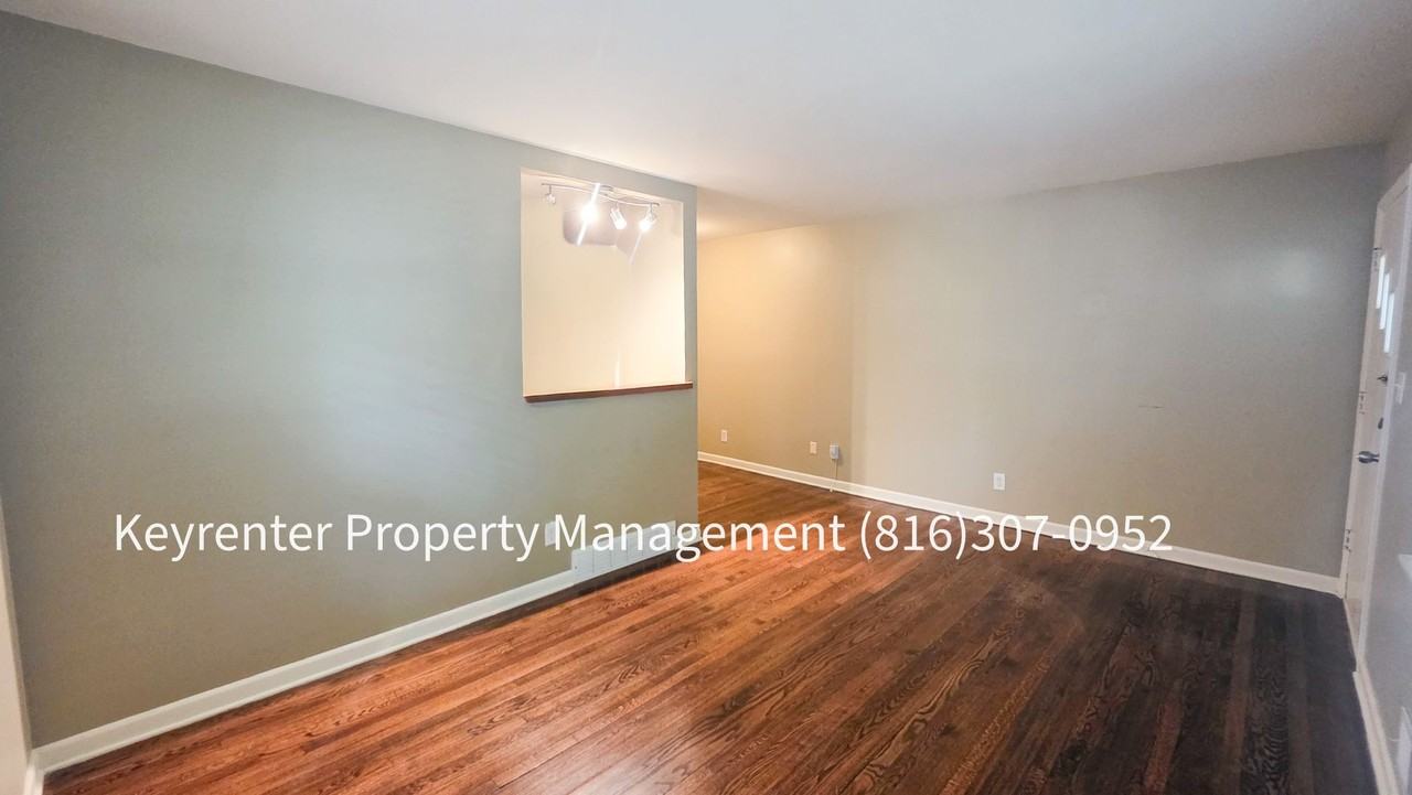 4308 Oak St - Photo 5 of 15