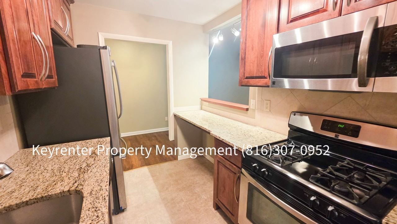 4308 Oak St - Photo 7 of 15