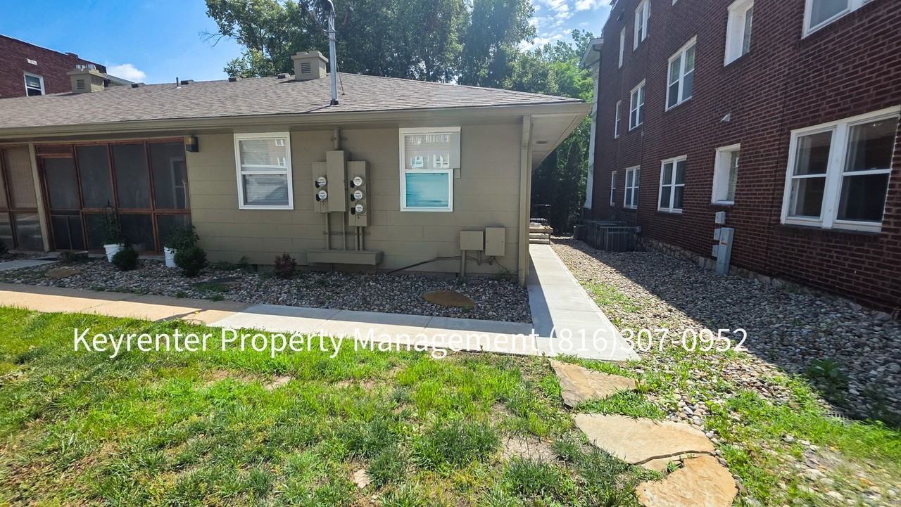 4308 Oak St - Photo 6 of 14