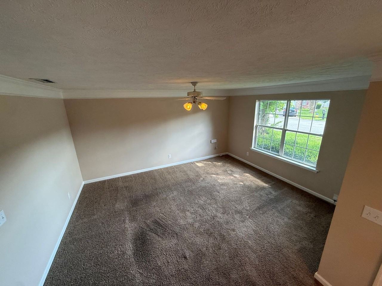 620 Federal Ct - Photo 5 of 24