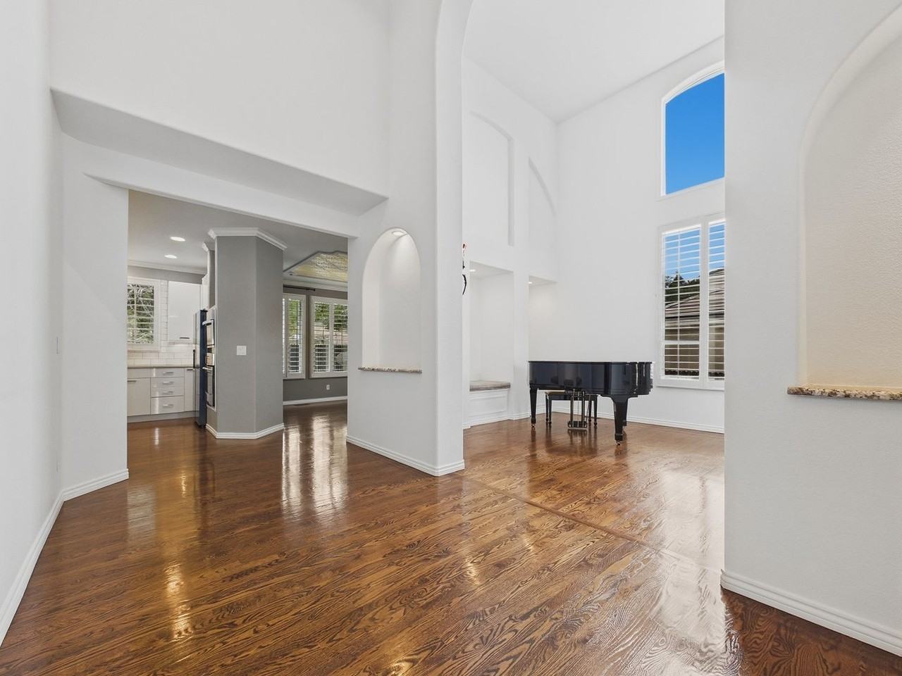 11672 E Berry Ave - Photo 4 of 44