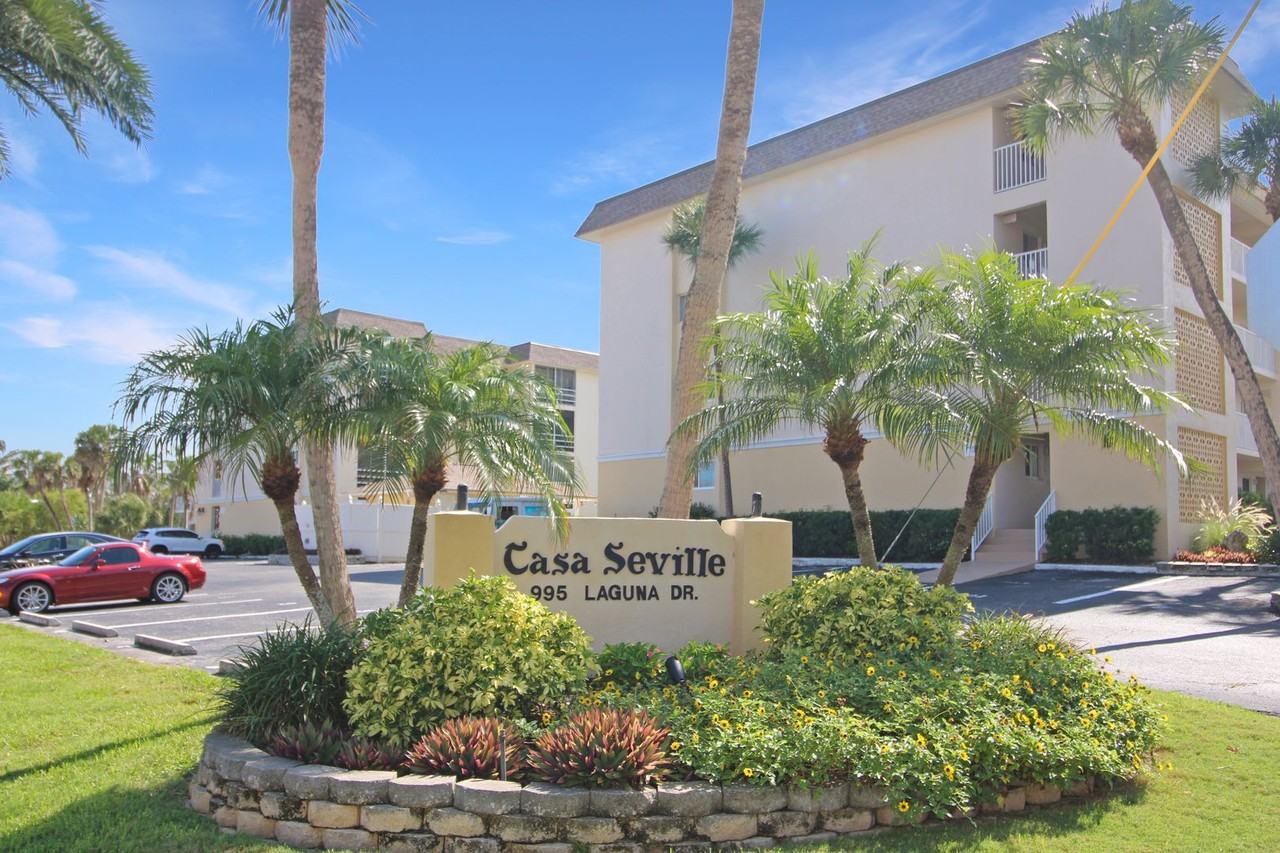 995 Laguna Dr #305