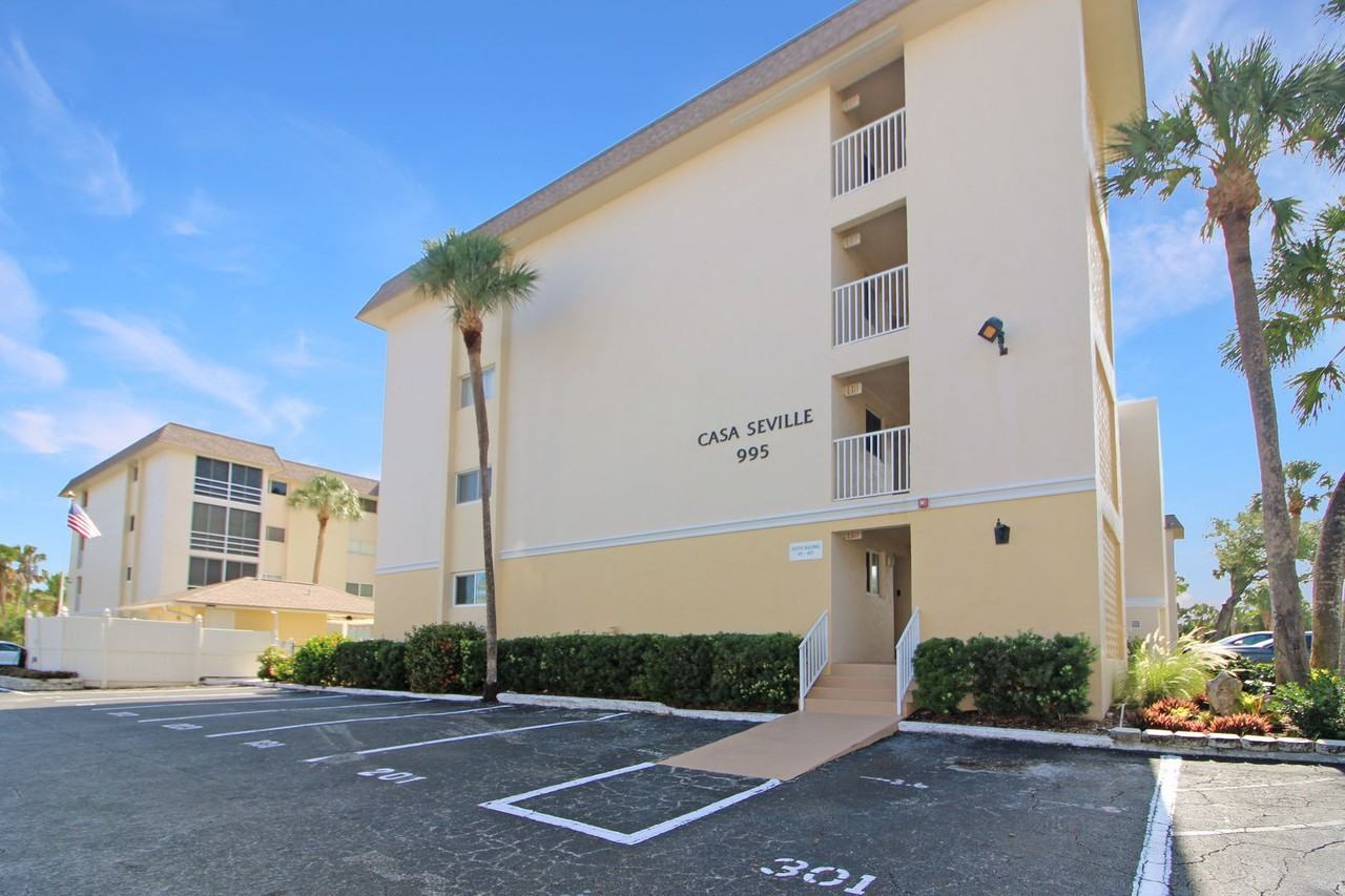 995 Laguna Dr #305 - Photo 2 of 16
