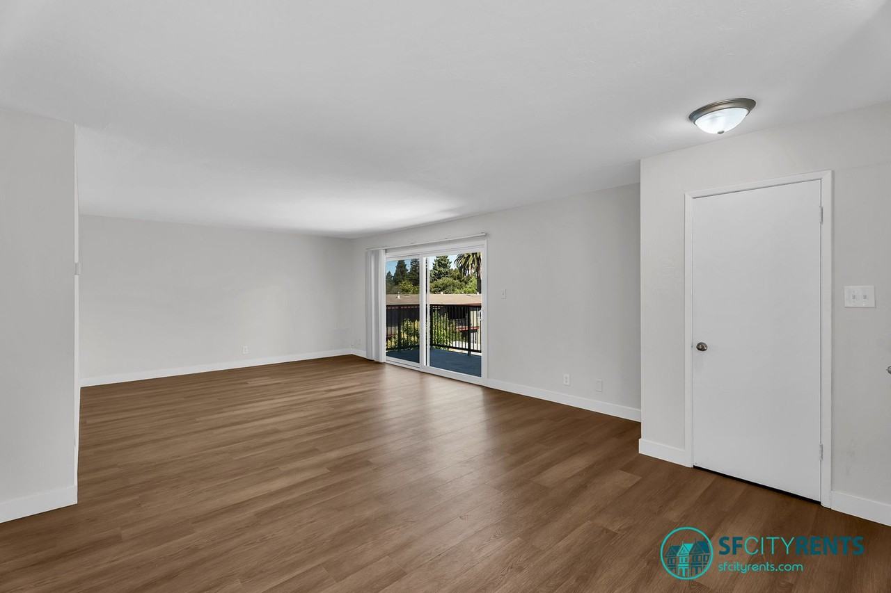 1540 Hudson St #302 - Photo 2 of 30